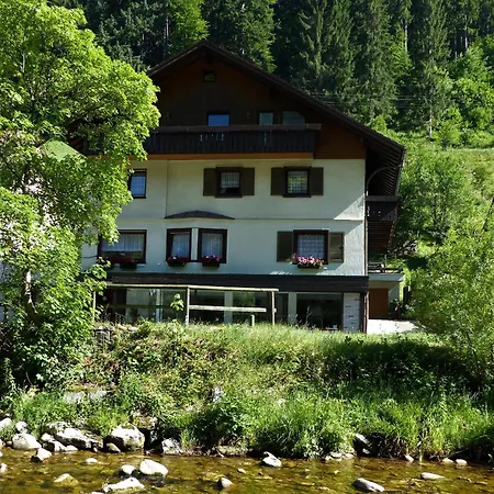 In Schoenmuenzach Lägenhet *